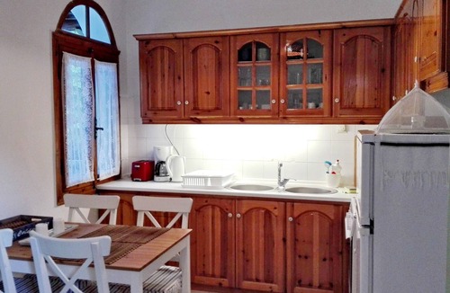 Pylos-Nestoras House | Elia apartment Holiday paradise next to the beach