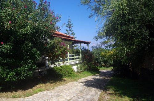 Pylos-Nestoras House | Elia apartment Holiday paradise next to the beach
