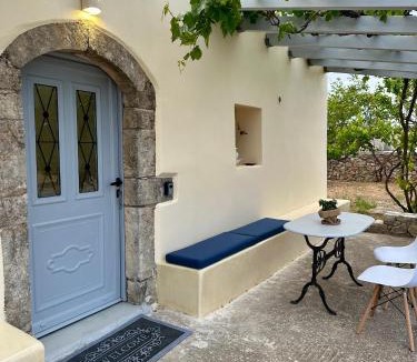 Friligkianika House | Elia Houses - Traditional House With Backyard