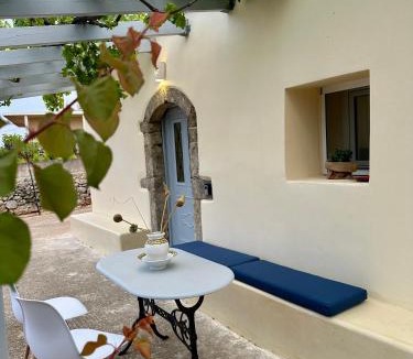Friligkianika House | Elia Houses - Traditional House With Backyard