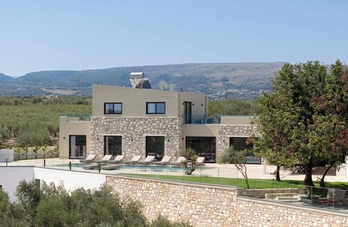 Asteri Villa | Elia Villa, with Pool, SeaViews & Iconic Design
