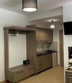 Vryses House | Emerald Suites