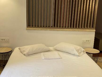 Vryses House | Emerald Suites