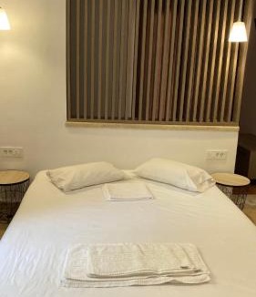 Vryses House | Emerald Suites