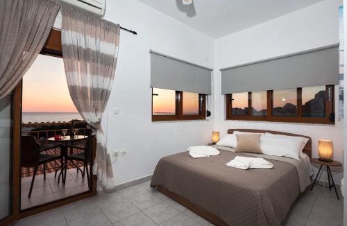 Falassarna House | En Plo Beachfront Rooms