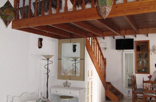 Faliraki Hotel | ENTIRE GUESTHOUSE - CASTELLINO (27 PEOPLE)