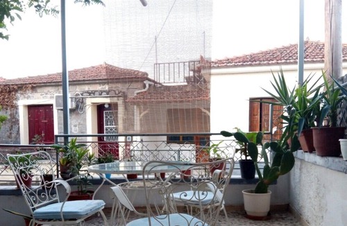 Skala Kallonis House | Euripides house with garden