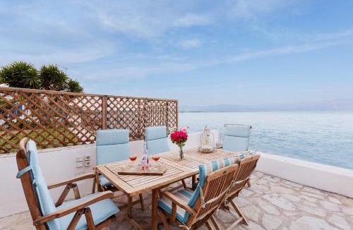 Petalidi Apartment | Evi's Seafront Hideaway - Petalidi Cozy Nest