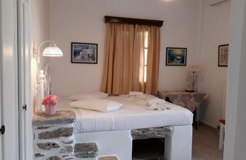 Tholaria House | Evi's Studios