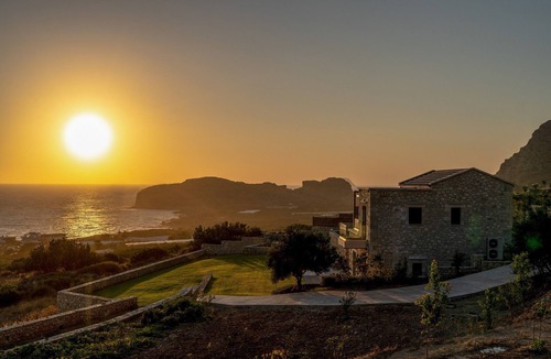 Falassarna Villa | Exceptional 2BD villa Bespoke, heated pool, jacuzzi, sauna, sea & sunset view