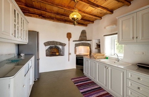 Krotiri House | Exochi 3 - Traditional sea view house (up to 4 persons)