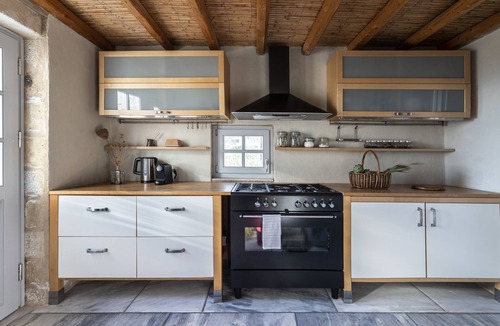 Lefktro Villa | Experience Awarded Architecture and Heritage at Casa Antica