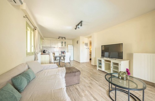 Spata-Artemida Apartment | FAMILY APARTMENT WITH PRIVATE SWIMING POOL IN VRAVRONA