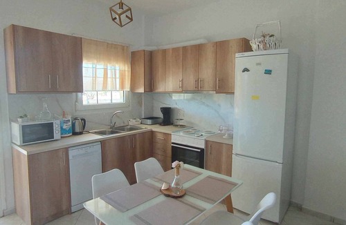 Neo Kalamaki House | Family friendly holiday home