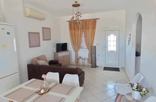 Neo Kalamaki House | Family friendly holiday home