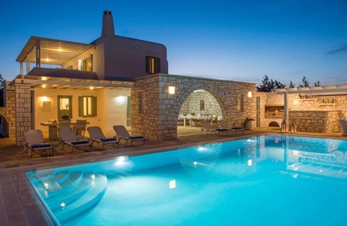 Aliki Villa | Family Villa in Aliki Paros