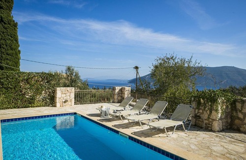 Tselendata Villa | Fantastic 2 bed traditional villa with private pool