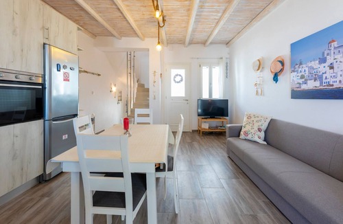 Naousa House | Fantastic Cycladic Maisonette ‘Olga’ in Naoussa Paros near the Old Port