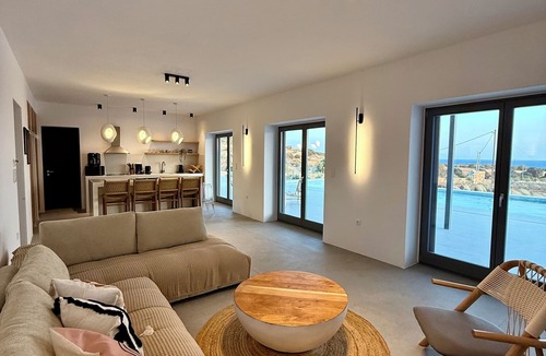Aliki Villa | Faragas Hill Euphoria Villa