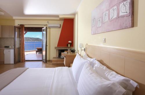 Marathopoli Apartment | Faros Luxury Suites