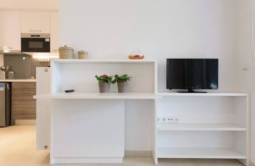 Palaio Faliro Apartment | #FH13 Garden level studio in Faliro