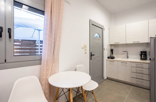 Filiatra Apartment | Filiatra Welcoming Hideaway - A Cozy Urban Escape