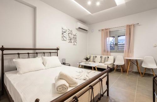 Filiatra Apartment | Filiatras Welcoming Hideaway - A Cozy Urban Escape