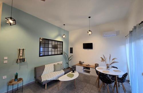Petaloudes Apartment | Filoxenia house