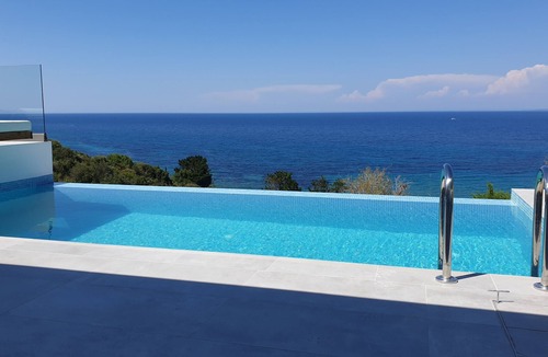 Xirokastello Villa | Fiore Suites