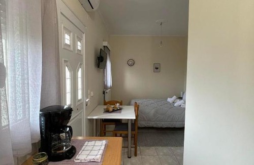 Mesolongi Apartment | Flo's Apartment