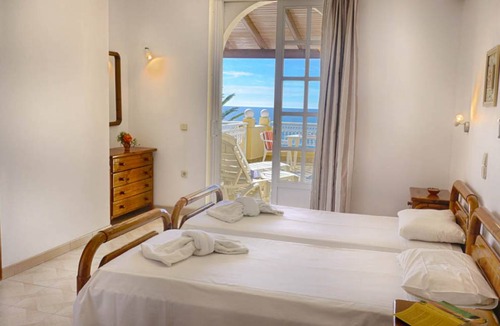 Agios Georgios Pagon Apartment | Flora Beach Studio 10 - mit wunderschönen Meerblick nur 50m vom schönen Sandstrand entfernt