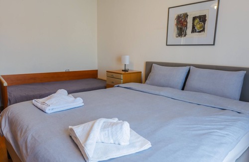 Florina Apartment | Florina House - Spacious with 2 Bedrooms and mountain view