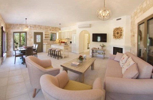 Logarata Villa | Forest Villas Kefalonia (Harry Villa)