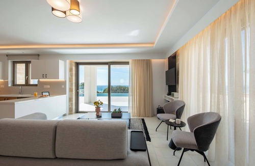 Falassarna Villa | Free heated pools & 800m sea