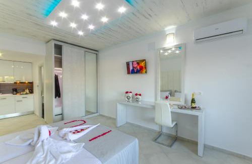 Skiathos Town Villa | FTELIA LUXURY STUDIO 'QUATTRO'