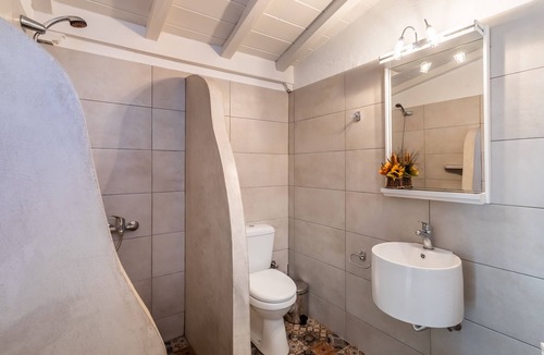 Skopelos Villa | Fully renovated house of Skopelos’ style into nature! .