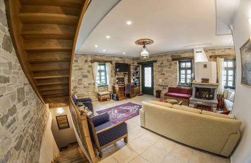 Dilofo Hotel | Gaia Guesthouse