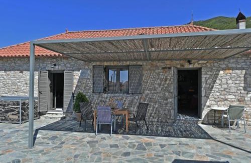 Messini Ski Chalet | Gamvrias chalet