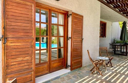 Lavreotiki Apartment | George's gorgeous house Anavysos