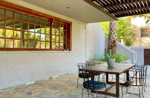 Lavreotiki Apartment | George's gorgeous house Anavysos