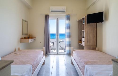 Minoa Pediada Apartment | Giant Woman