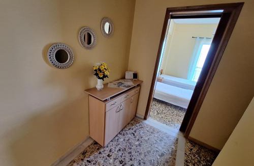Kamena Vourla Apartment | Gogos Home