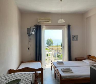 Nea Mesagkala Apartment | Golden Beach Sea View
