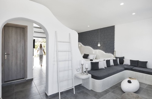 Imerovigli House | Golden East Hotel