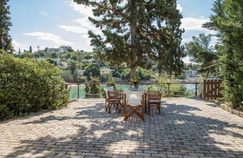 Agios Emilianos House | Grand Bleu Porto Heli Beachfront House