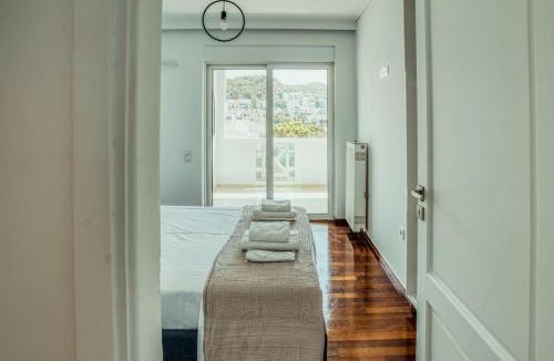 Vari-Voula-Vouliagmeni Apartment | Grand Sea View Apartment 3' from Kavouri Beach