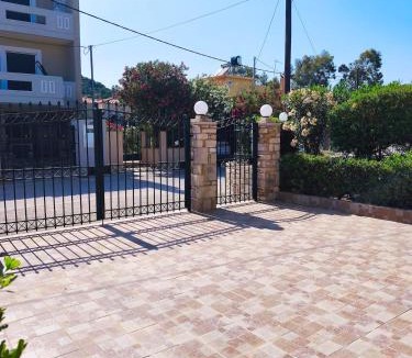 Mastichochoria Apartment | Green Garden Seaside Apartment