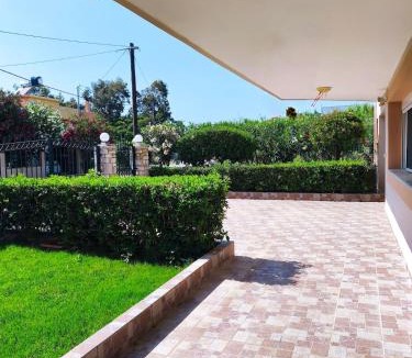 Mastichochoria Apartment | Green Garden Seaside Apartment