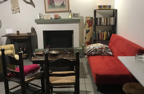 Mets Apartment | Ground floor apartment with fireplace , 10’on foot from the Acropolis