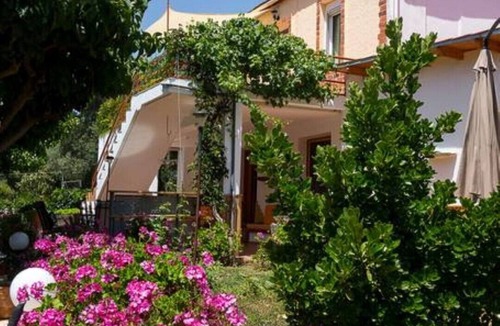 Dhris House | Guest house Dramountana both apartments
